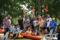 Wszyscy uczestnicy spływu kajakowego.