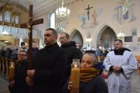 Uczestnicy ŚDS podczas Drogi Krzyżowej