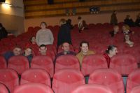 Uczestnicy ŚDS podczas wyjazdu do kina.