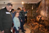 Uczestnicy ŚDS na wystawie „Sto lat Lasów Państwowych” w muzeum w Przasnyszu.