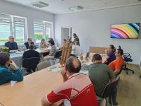 Uczestnicy ŚDS, Burmistrz Miasta, Dyrektor MZGKiM.